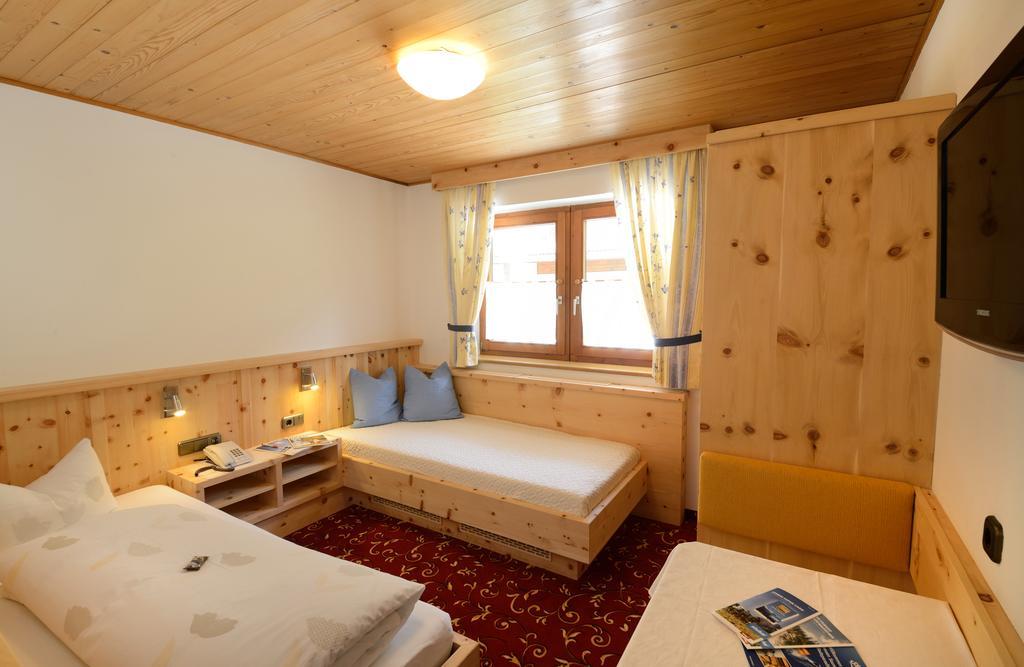 Gasthof Groebenhof Fulpmes Szoba fotó